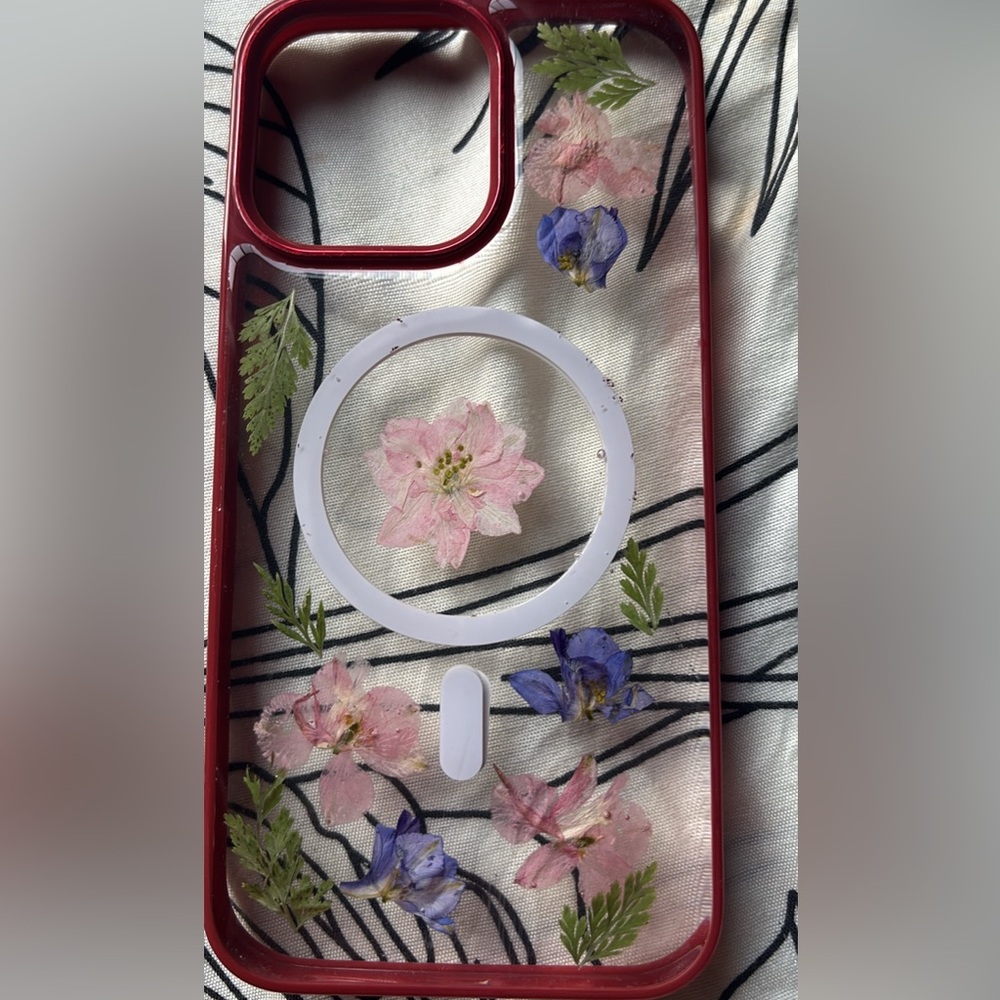 Pressed Flower MagSafe Case – iPhone 16 Pro – Pink & Purple Floral